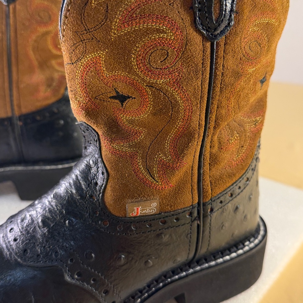 Justin gypsy women’s western boots 9 1/2 inches tall size 6B - Picture 4 of 9